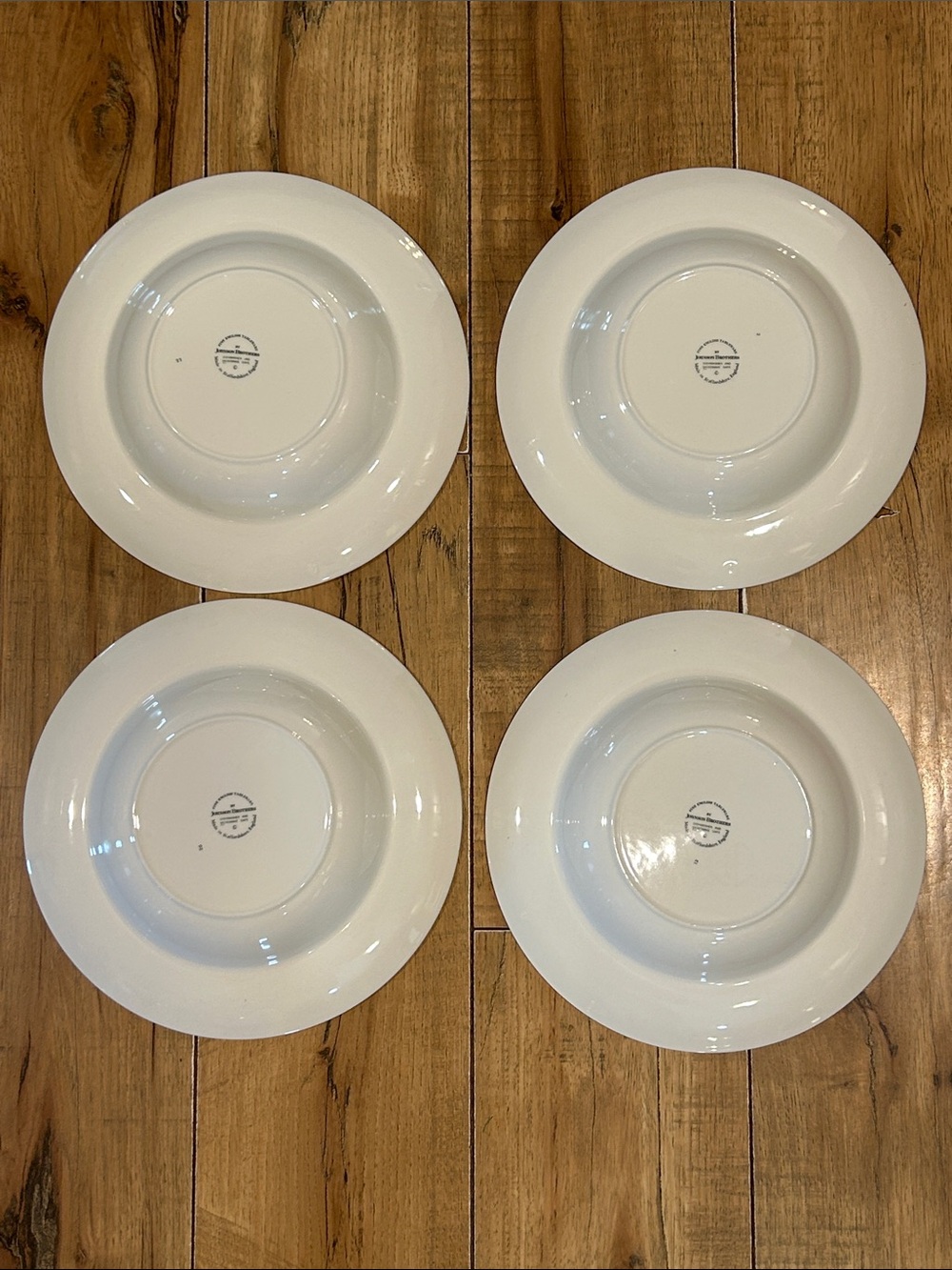 Johnson Brothers Victorian Christmas Rimmed Soup Bowl Set of 4 - Picture 5 of 6